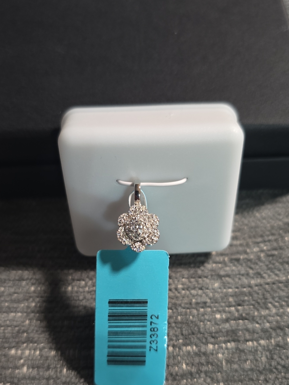 925 Sterling Silver Moissanite Flower Pendant